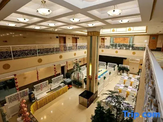 Jewel Flower Hotel(Hami Oil Base Store)