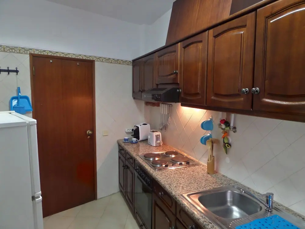 Heart of Old Town Apartment - Steps from the Beach