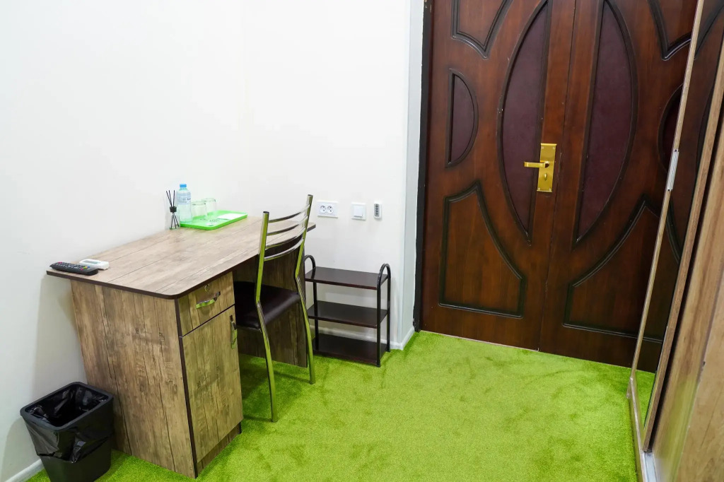 Chinor Garden Hotel 1 (Чинор Гарден 1)