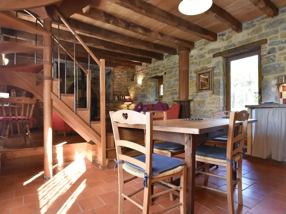 Spacious Holiday Home in Alvignac with Swimming Pool