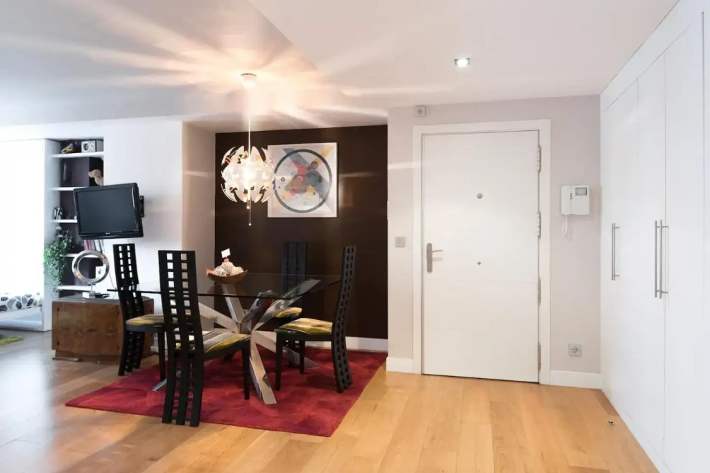 Piso moderno, céntrico y con garaje gratis