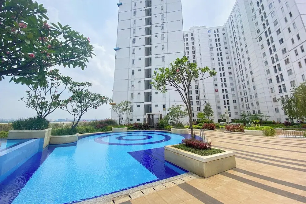 Comfort Living And Modern 2Br At Bassura City Apartment