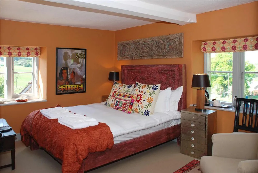 The Bath Arms Hotel