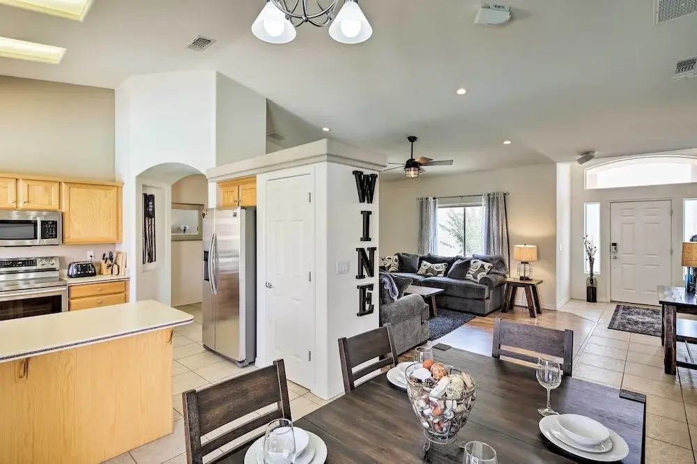 Elegant Lake Havasu Getaway w/ Pool - 3 Mi to Lake