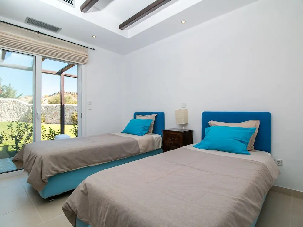 Beautiful Traditional Style Villa Near the Coast With Pool, Close to Golf Course