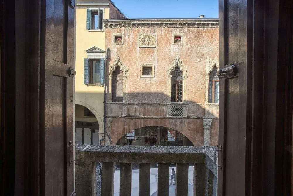 Piazza dei Frutti Flat