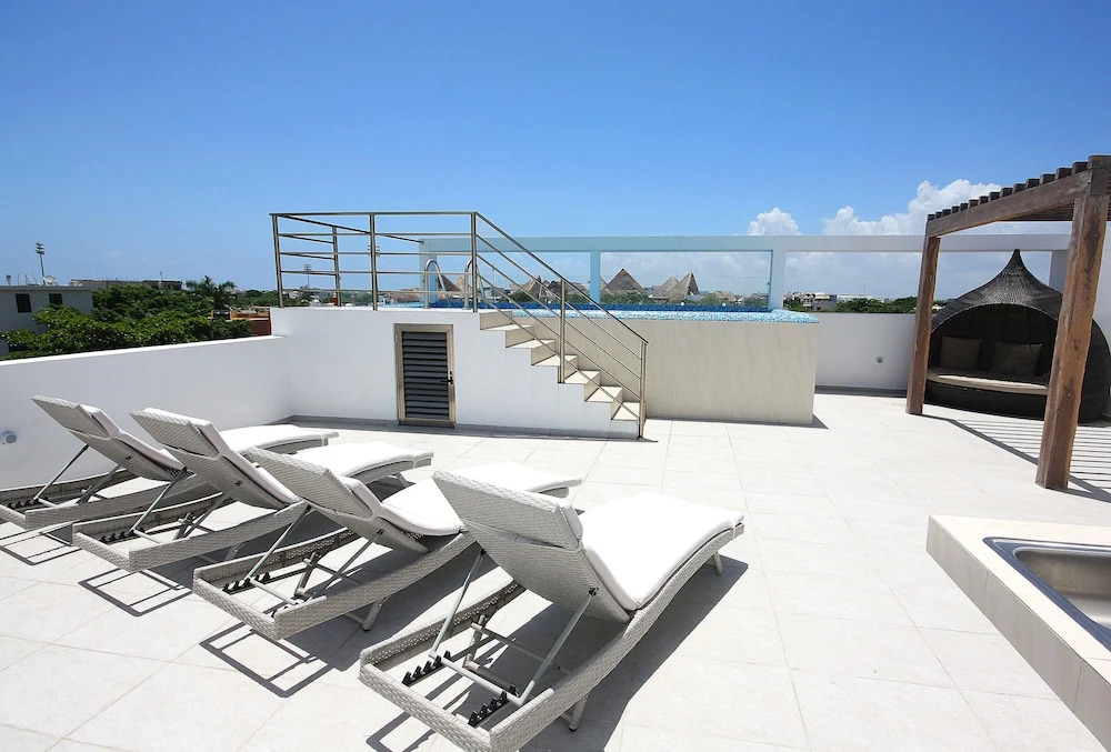 Menesse Apartment 25 26-04 by iMexico