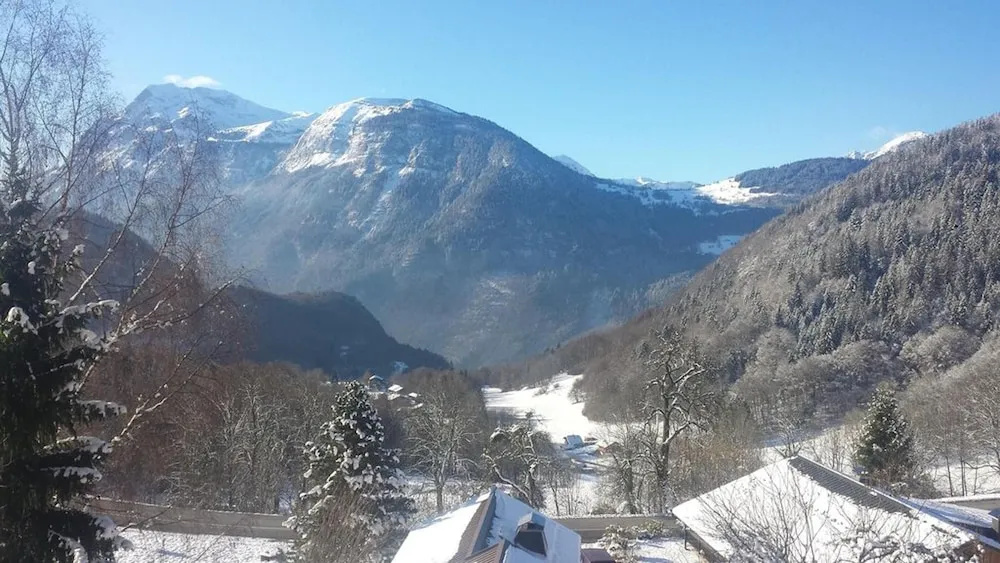 Apartment with 3 Bedrooms in Arâches-La-Frasse, with Wonderful Mountain View, Furnished Garden And Wifi - 18 Km From the Slopes