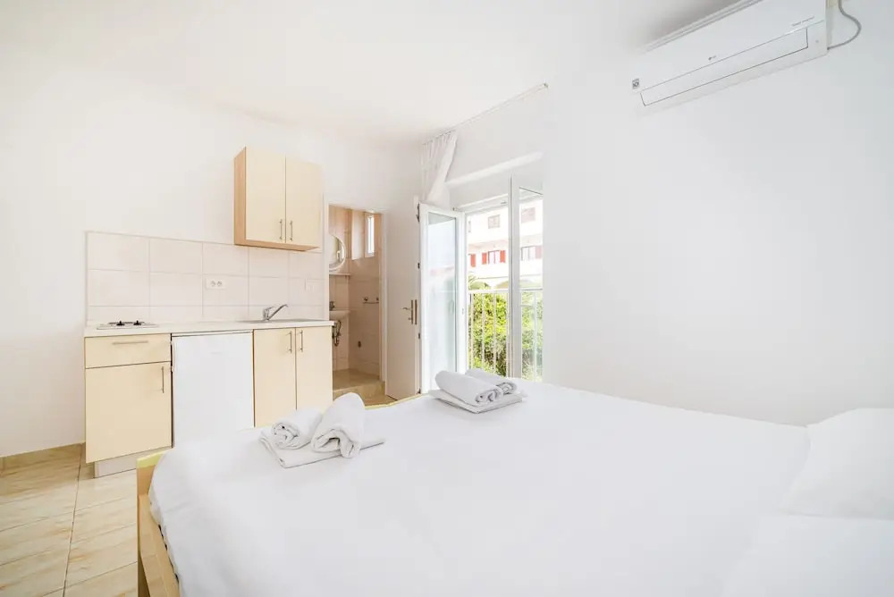 Studio Apartments Near Center 5