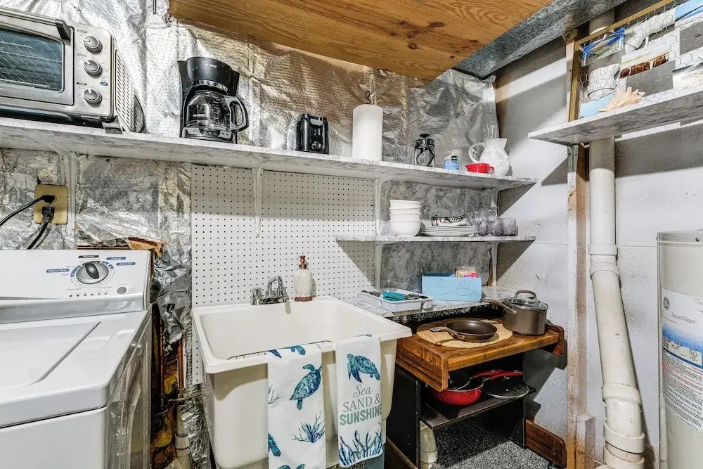 1 Mi to Boardwalk: Convenient North Beach Apt!