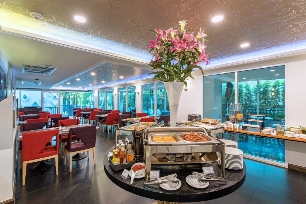 Anajak Bangkok Hotel - SHA Plus