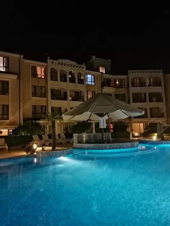 Paradise Bay D8 Apartment