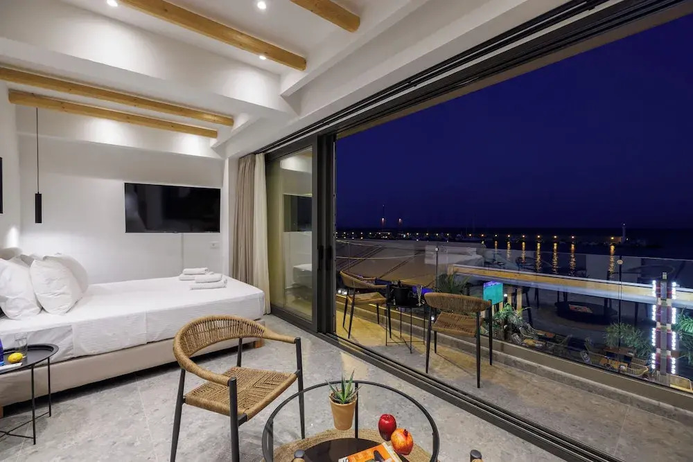Soho SeaFront Suites