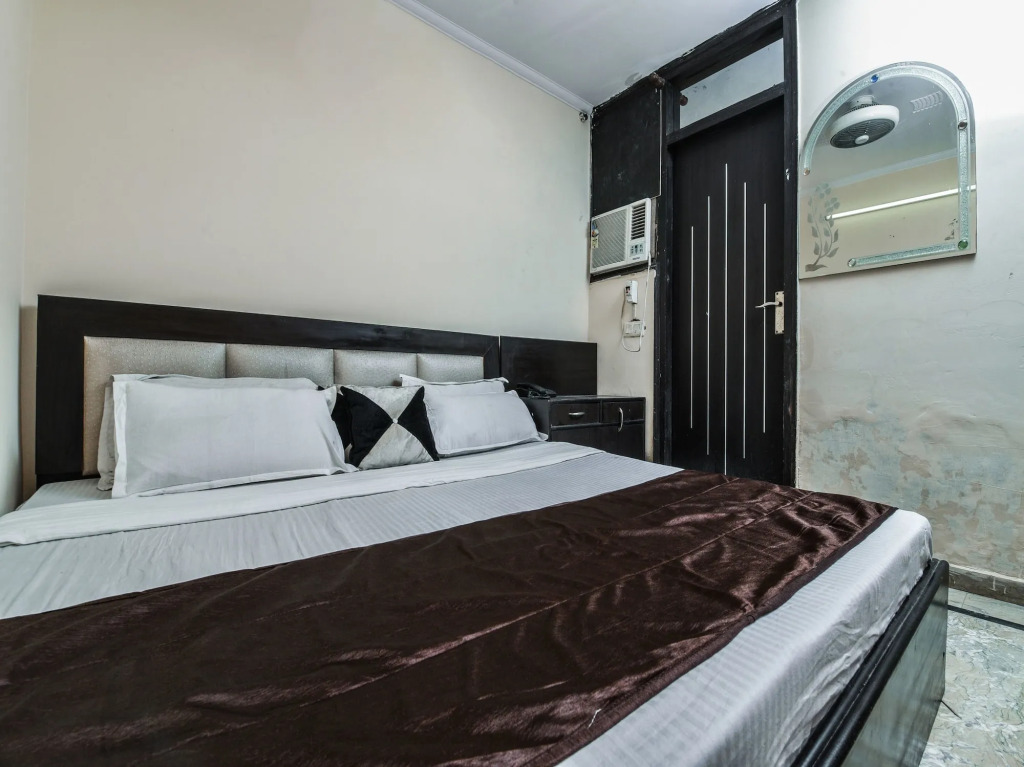 OYO 15763 Hotel Grand inn