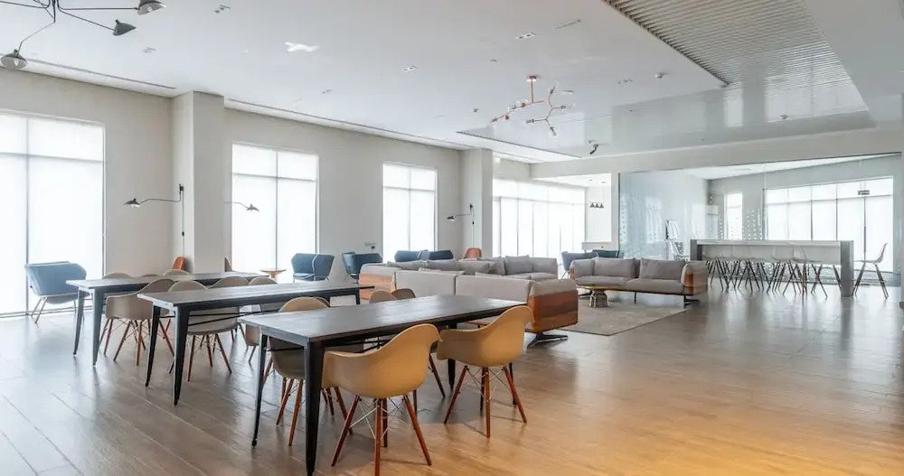 Spacious & Luxurious 2.5BD in Downtown