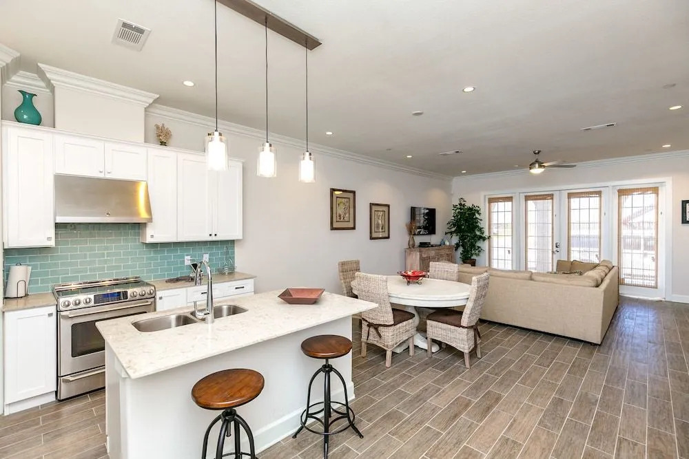 Tropical Comfort in Port Aransas by RedAwning