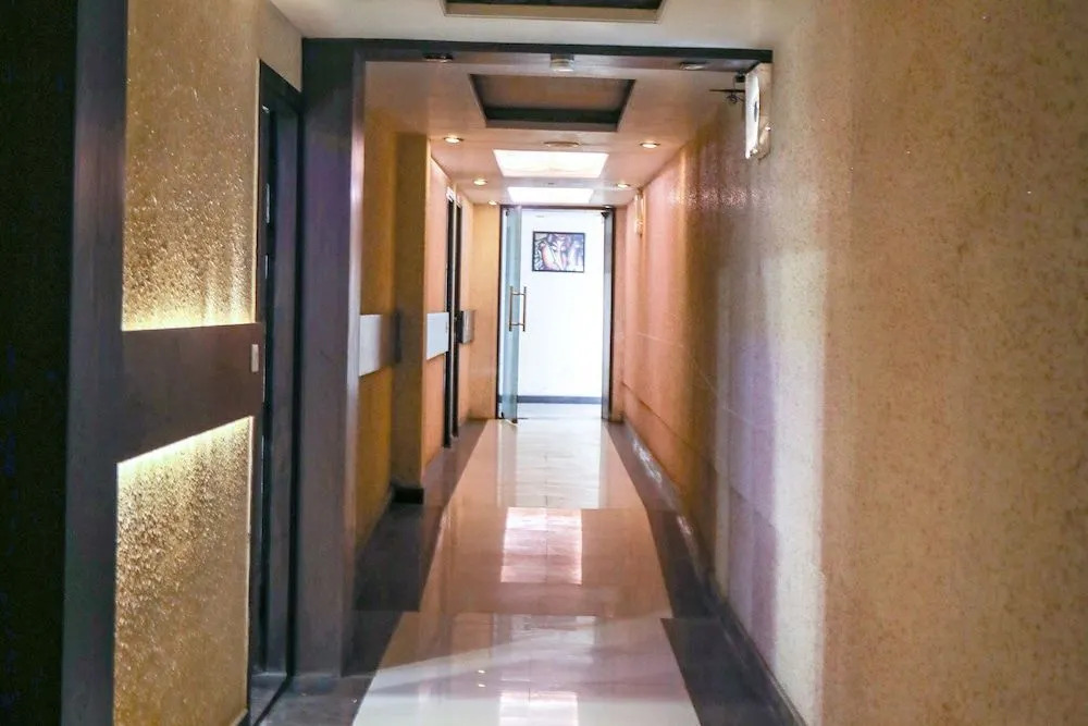 OYO 14867 Hotel Aashadeep