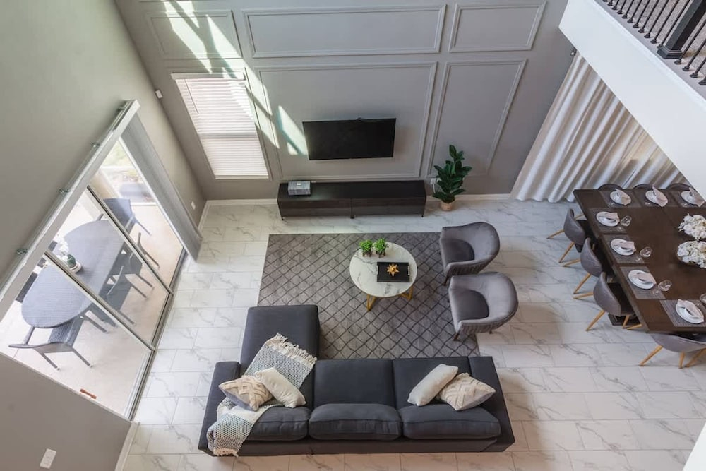 Comfortable Beds - Fully Equipped Kitchen Pool Spa