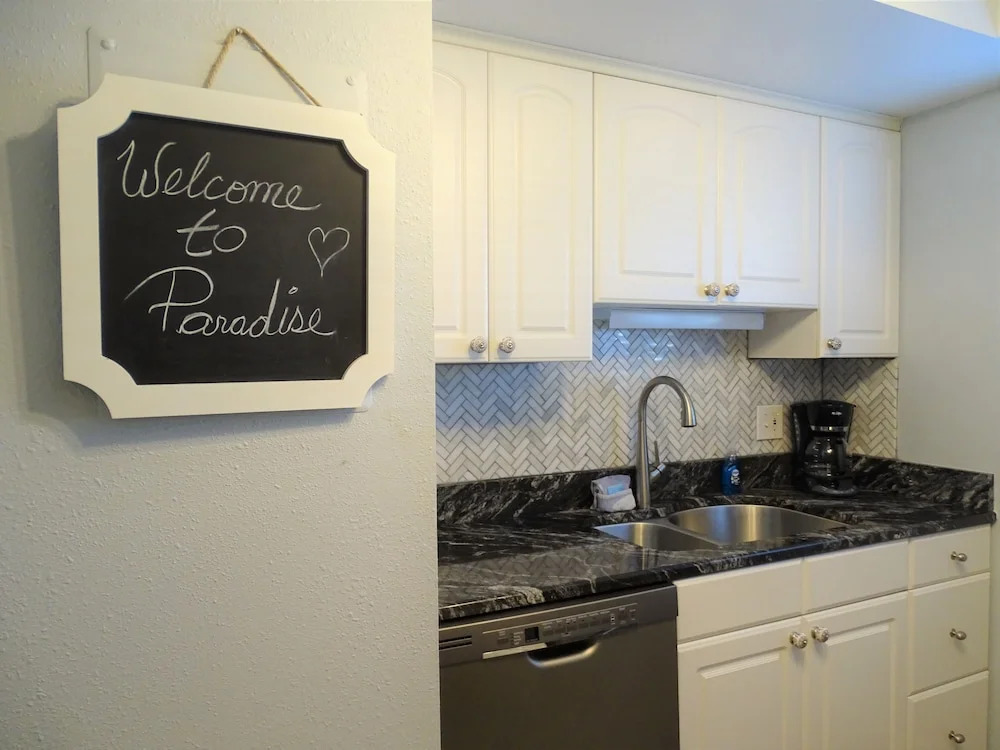 Sunset Royale - 112 2 Bedrooms 2 Bathrooms Condo