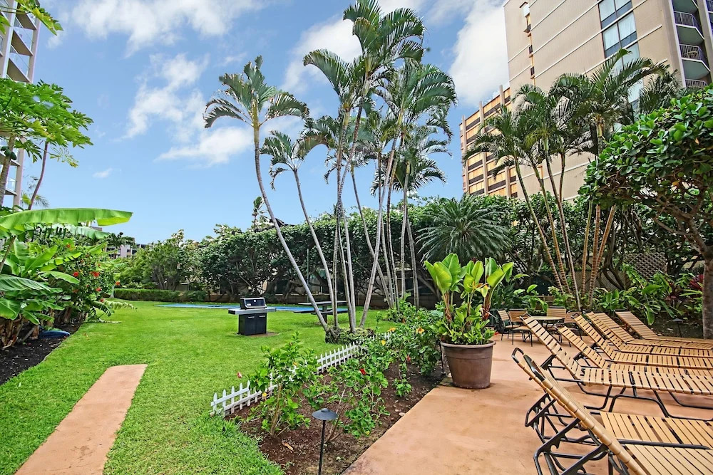 Royal Kahana #617 Studio Bedroom Condo by RedAwning