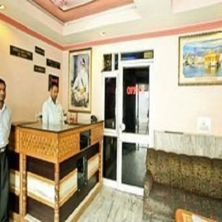Hotel Moti Mahal by MTMC Rooms