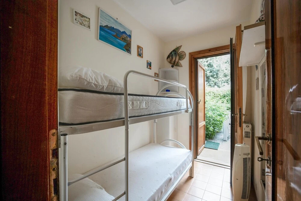 House With 3 Bedrooms in Sabaudia, With Wonderful Lake View and Enclosed Garden Near the Beach