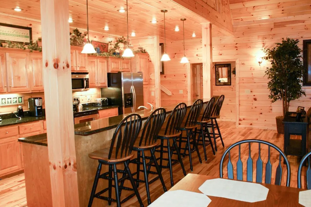 Brookstone Lodge - 6 Br Cabin