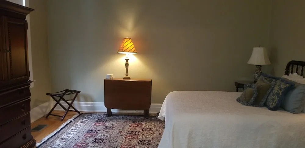 Downtown Guest Quarters Hotel