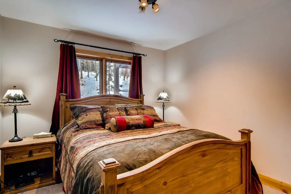 Royal Buffalo - 3 Br home by RedAwning