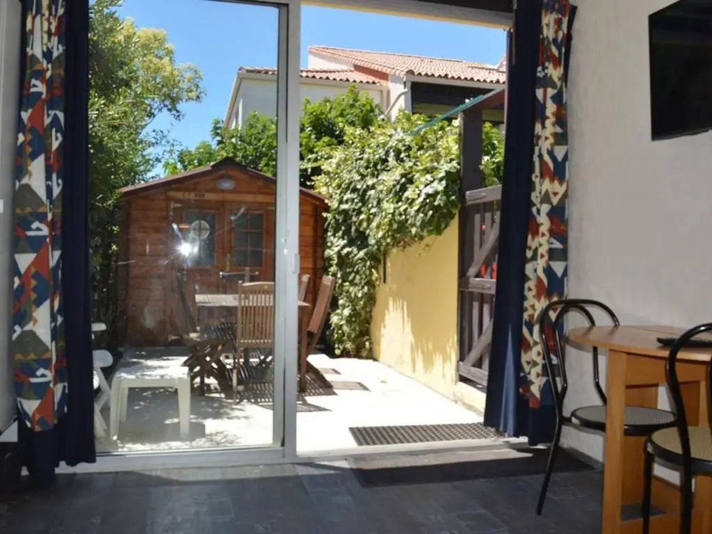 Appartement Le Grau-du-Roi, 1 pièce, 4 personnes - FR-1-250-127
