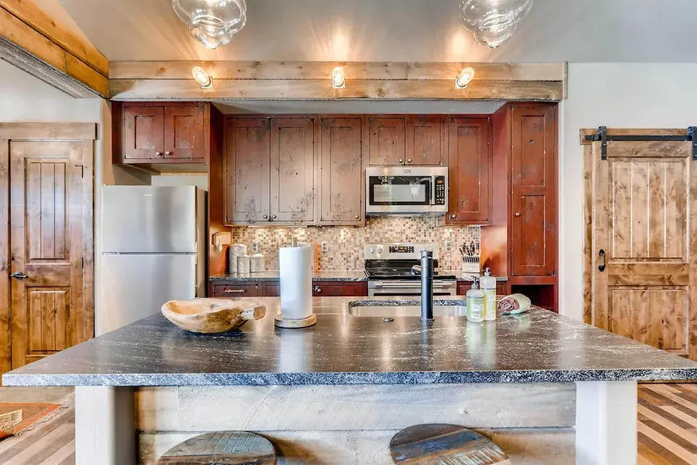 2 Blocks To Grand Lake: Downtown Western Cabin!