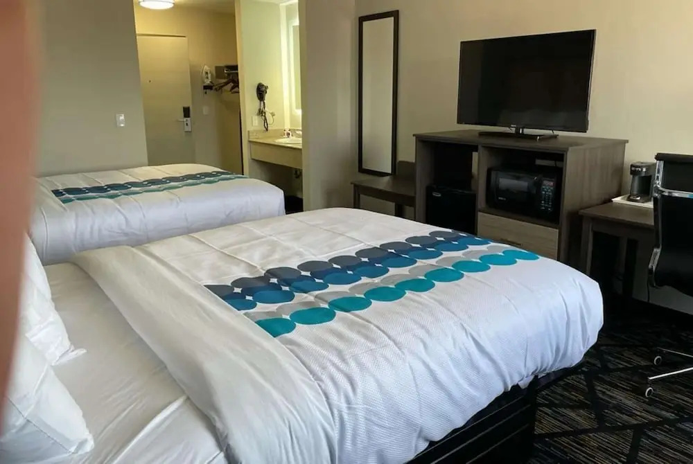 Econo Lodge Blackwell I 35