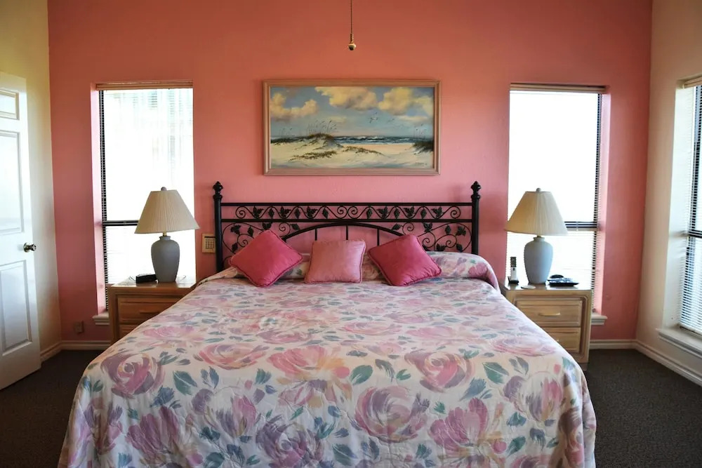 Dolphin House On The Beach - Four Bedroom Home