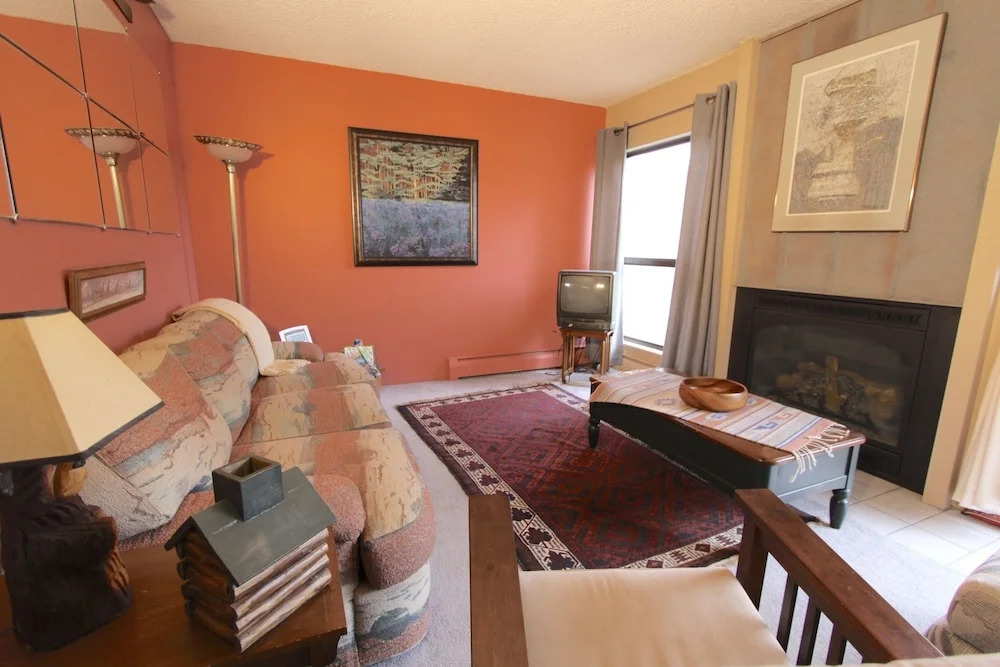 Kings Crossing #6 2 Bedrooms 2 Bathrooms Townhouse