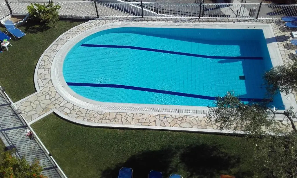 Thomas Apartments