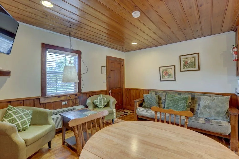 Cape Pines Motel