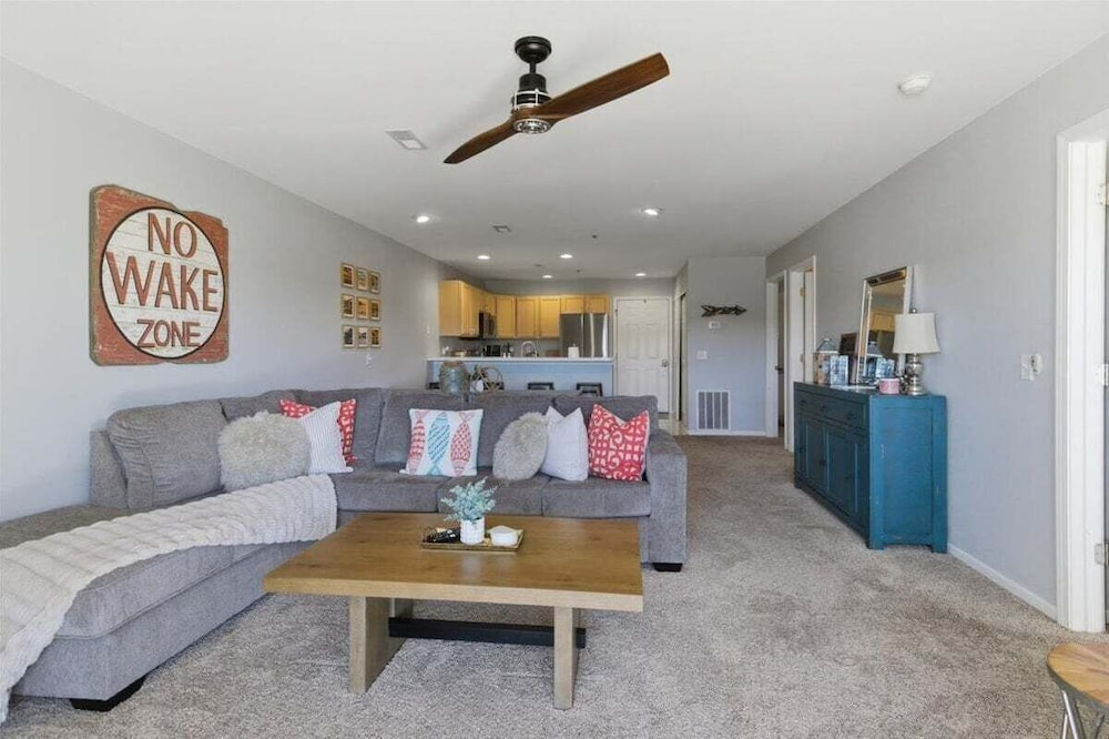 Beach Area, 2 Pools, Pet-friendly Condo at 20.5mm