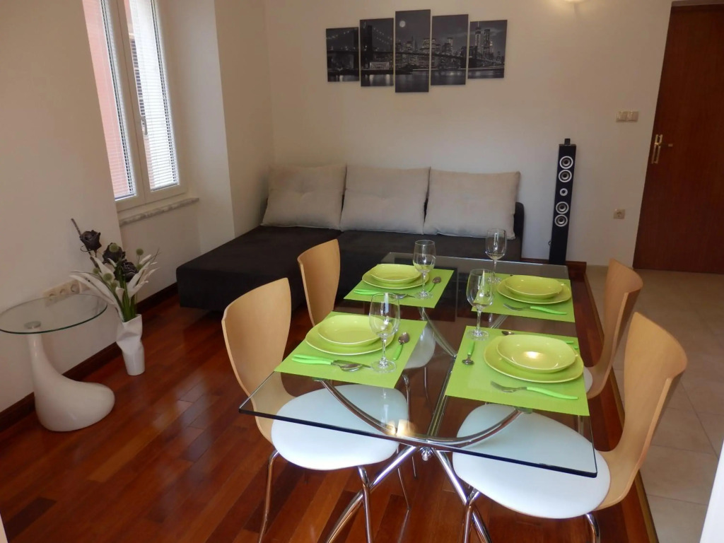 Center Stylish Apartment