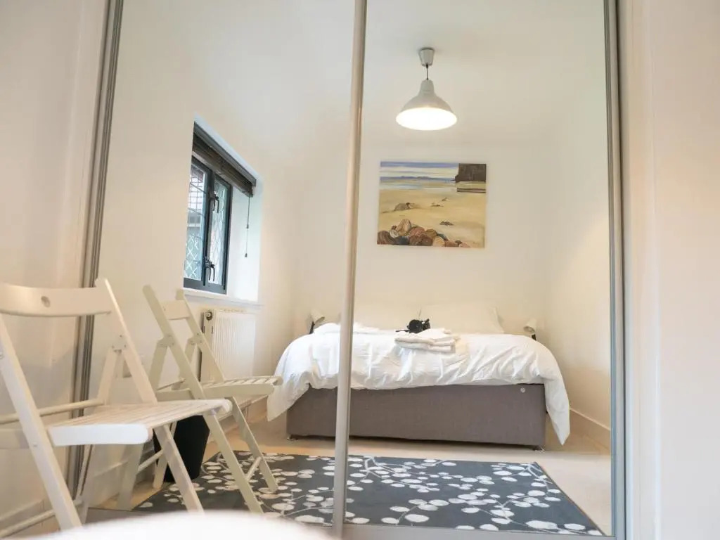 2 Ringles Place
