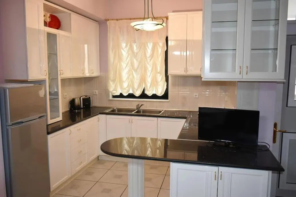 Comfortable Apartment Opposite The Park