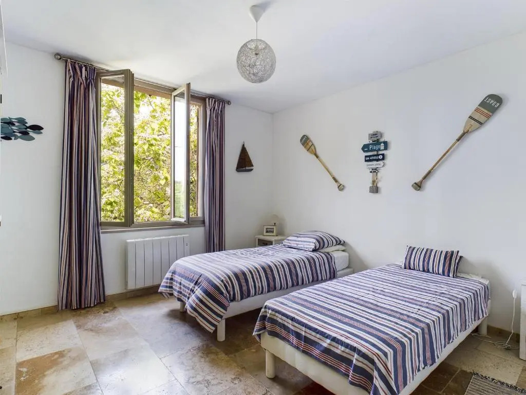 Maison Tarascon, 6 pièces, 8 personnes - FR-1-599-56