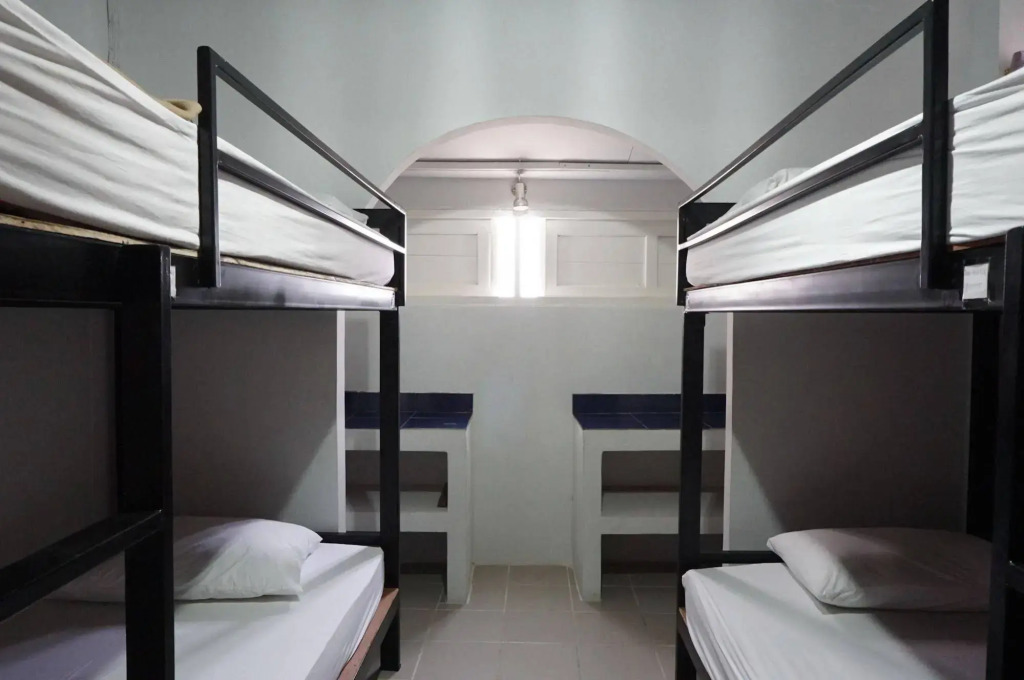 Baan Park Raak Backpacker Hostel