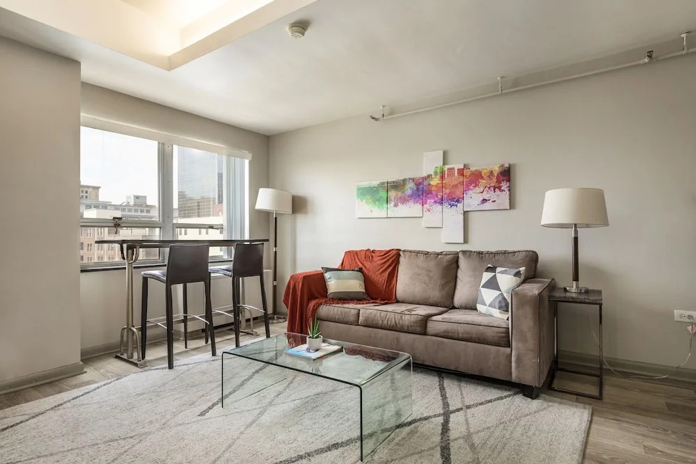 TWO Luxurious 1 BR CozySuites in Downtown Louisville