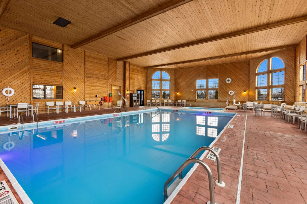Comfort Inn & Suites Ludington near US-10