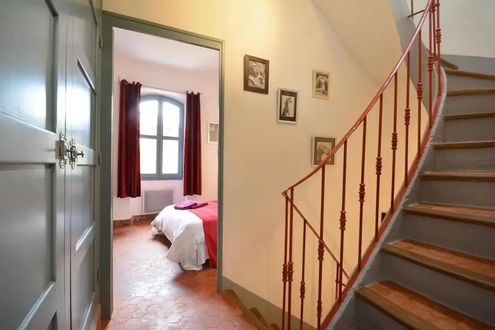 L'Escalier Rouge