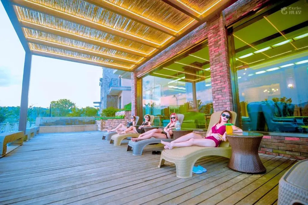 Walker Changhua Brook Villa&Residence