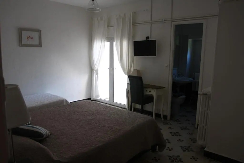 1er Consul SAS a Bussinca