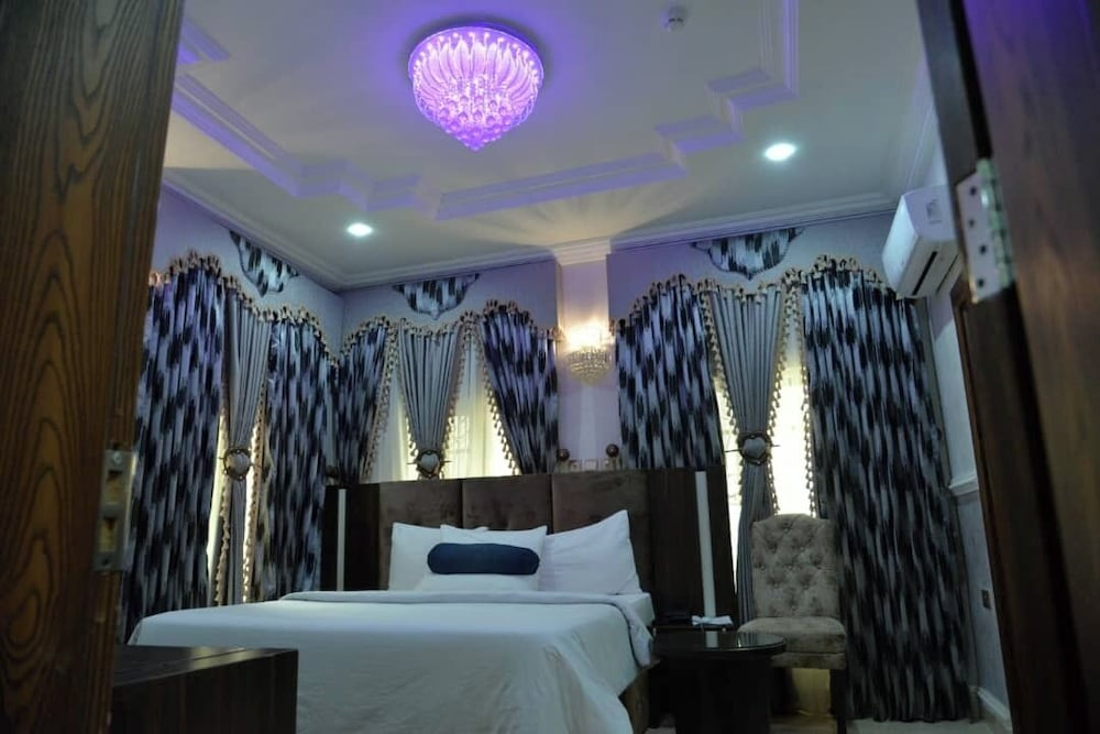 Plot 400 Luxury Apartments