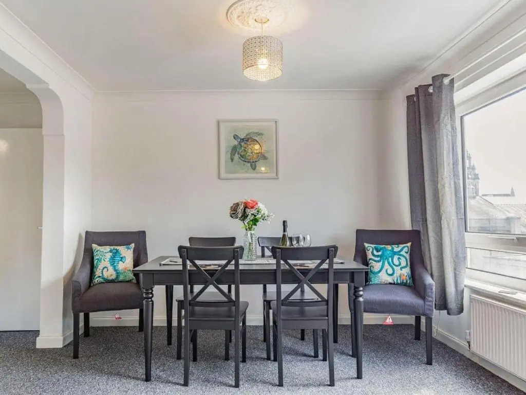 Lovely Apartment 2 King & 2 Single Beds
