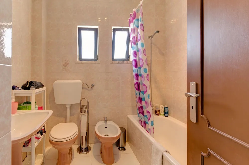 Apartment - 1 Bedroom with WiFi and Sea views - 107979